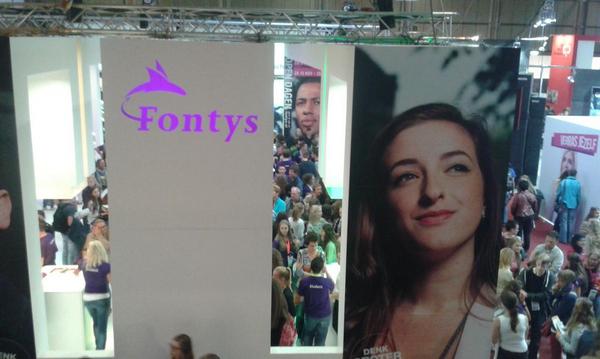 Het is lekker druk op de #onderwijsbeurs!  Zoek je een leuke #opleiding ?! Kom dan kijken! #Fontys