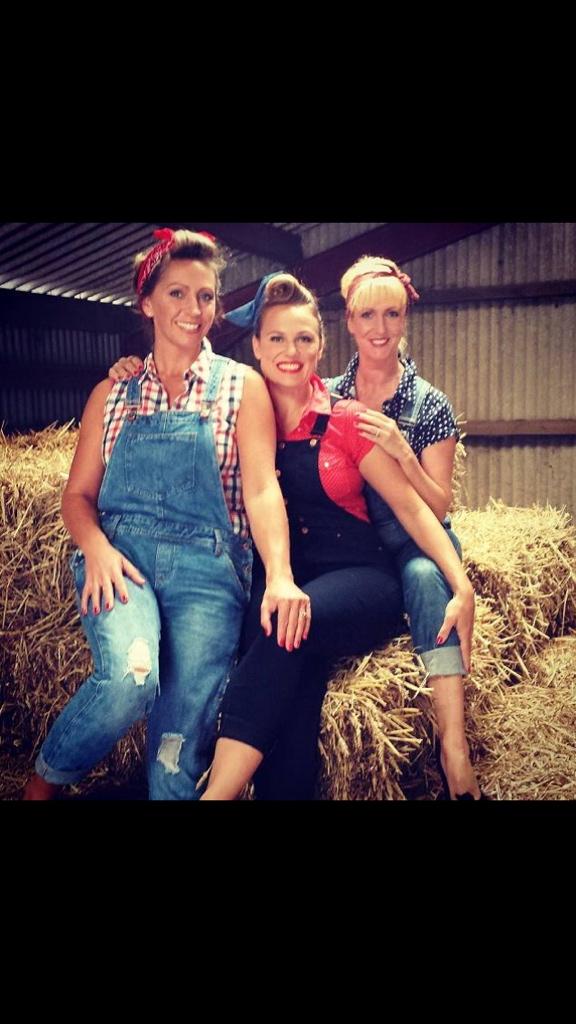 PoppiesSingers's tweet photo. We loved singing 4 #worldsbiggestcoffeemorning @ClaremontFarm today. Do you think we looked the part? #oooarr http://t.co/Bbkx4jB3Fy
