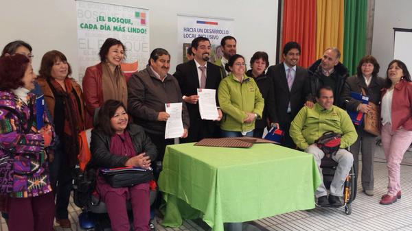 <a href="/senadis_gob/">Senadis Chile</a> y <a href="/munielbosque/">Municipalidad de El Bosque</a> firman convenio de colaboración para trabajar en materia de discapacidad.