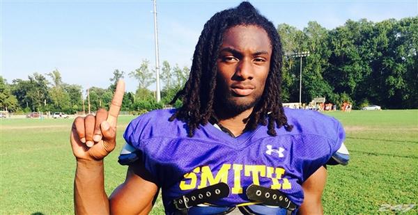 MdotySr's tweet image. Is it just me or does Josh Sweat look like a young Snoop Dogg???? #Curious #NoDisrespectIntended #VeryCloseIMO