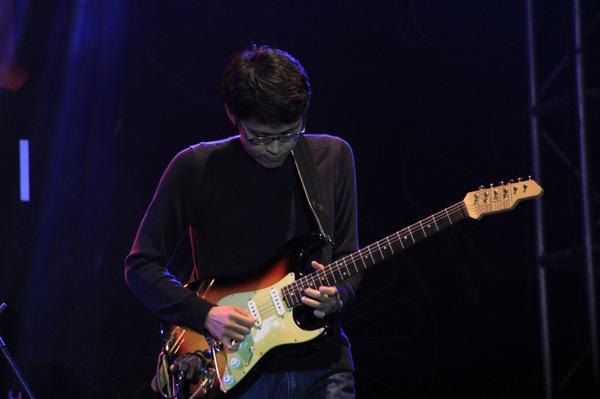 steven_andi's tweet photo. Tohpati on stage #locafore #latepost @tohpati http://t.co/k4LTVKlJpr