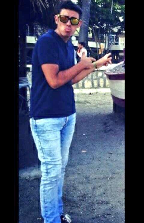 JesusAgudo6's tweet photo. por hay van los fracasados :))))) http://t.co/hufY8SFzzv