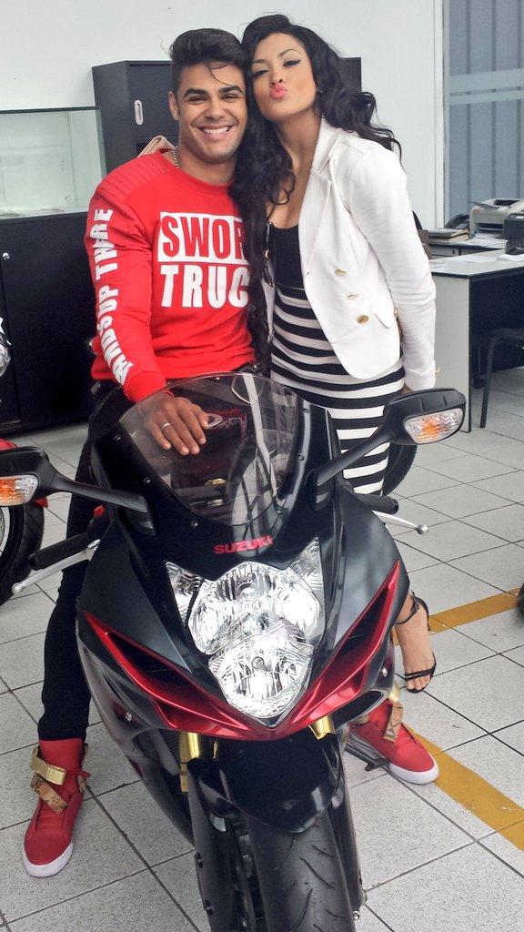 ericksabater's tweet photo. Mañana estaremos en chiclayo en Jokey a todos nuestros seguidores por primera ves juntos #ositotime @MicheilleSoifer http://t.co/twp47LnmST
