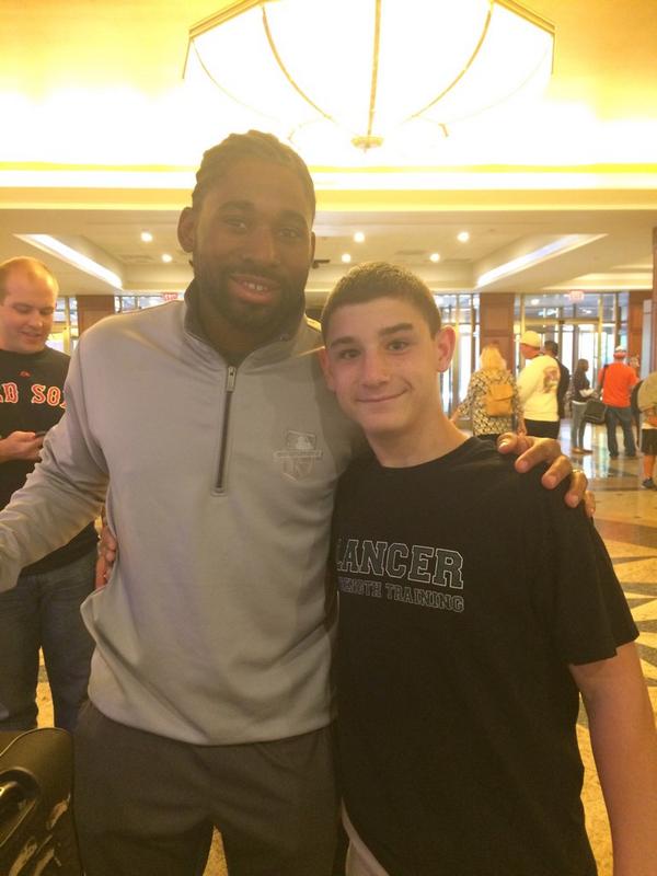 JackieBradleyJr's tweet photo. You're welcome bud RT @matt_burack: @JackieBradleyJr thanks for the photo great meeting you! #redsox http://t.co/qPo3LuvdF2