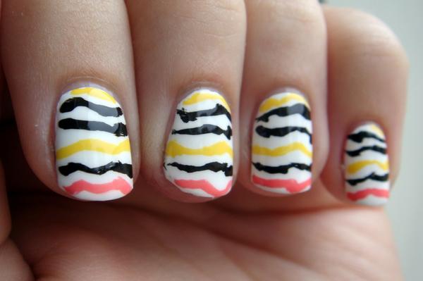 #31DC2014 Day 26 - Inspired by a pattern. #nailart #nails #notd colorfulcupcakecat.blogspot.com/2014/09/31dc20…