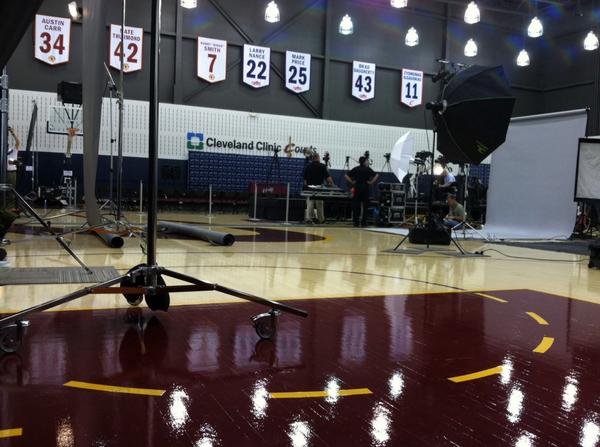 AccessCavaliers's tweet photo. Calm before the Media Day storm! #TheLand #Cavs #AllForOne @CavsRyan @CavsFredMcLeod http://t.co/QO0ZohVYxT