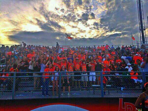 lpjackson71's tweet photo. It's game day Lp!!  Need to have that student section loud when Dp has the ball. @LPDogsFootball @LPBulldogBlog http://t.co/0gtOXFCoNJ