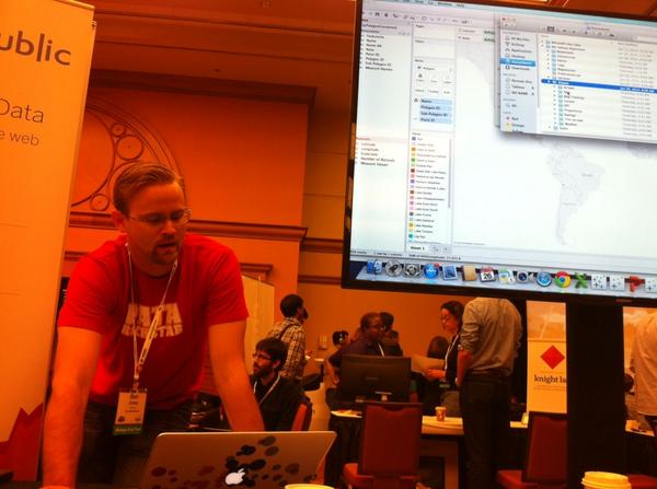 MariannaBruschi's tweet image. I love @DataRemixed: his @tableau workshop is great #datamaps #ONA14