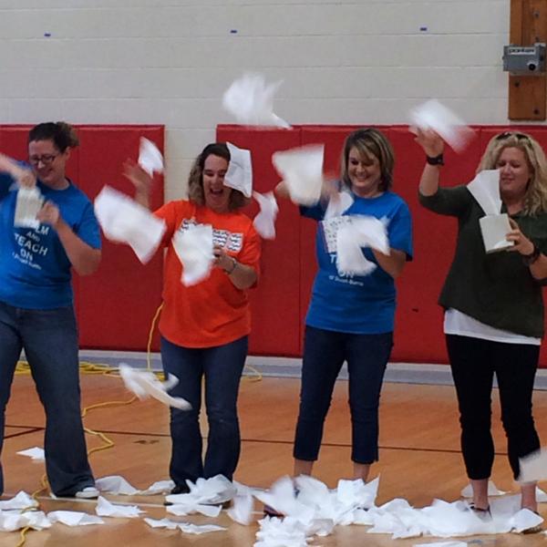 sbes_bobcats's tweet photo. Teachers and Administrators helping celebrate good behavior at SBES today http://t.co/u031sqM4Aq