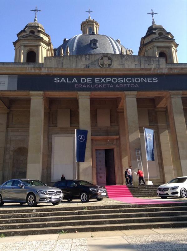 Mimundodecolor's tweet image. Todo listo para dar comienzo #PamplonaDeModa, #mimundodecolor blogger oficial &quot;solo moda en el centro de la moda&quot;