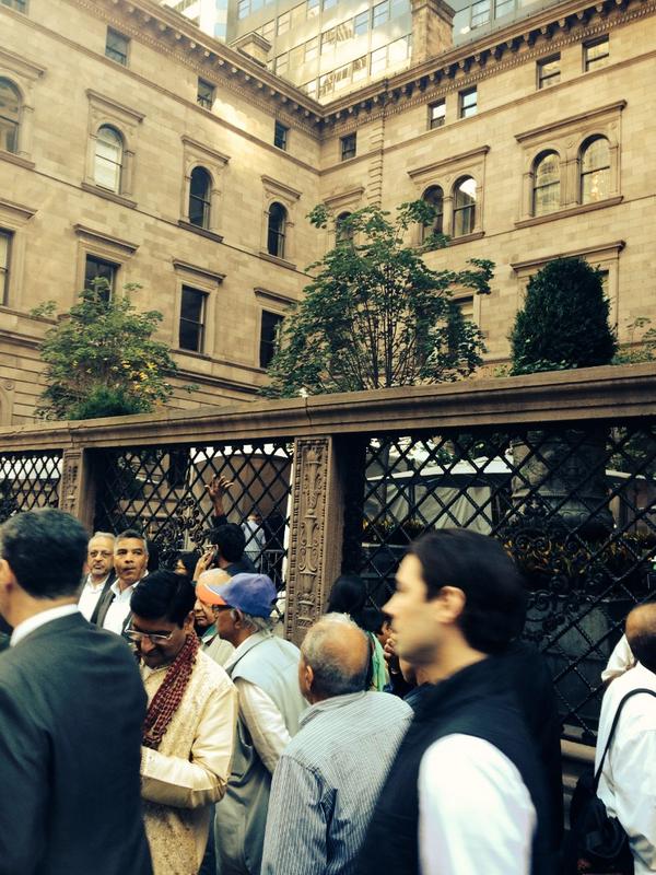 imhope_ny's tweet image. #ModiInAmerica At the hotel where Namo will be staying #ModiMeetsAmerica