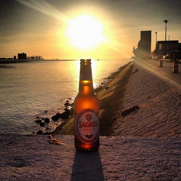 E nós aqui, vamos sempre brindar ao mar.
Obrigado, <a href="/lisboalive/">LisboaLive.com</a>