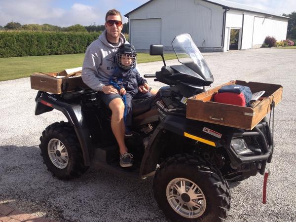 raymiesweet's tweet photo. Out for a rip on the farm with my boy. Picnic in the bush. http://t.co/Oadzn9EQ0X