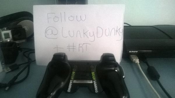 LunkyDunky's tweet image. Voila vu que je décale sur X1, je fait un concours pour gagner ma scuf #Follow + #RT résultat au 200F ! #RT au max !