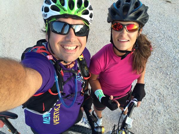 Delochungo's tweet photo. Entrenando en Alatoz con @Cuca_Fdez y con la camiseta de @MentirasVertcal , y el domingo duatlón en santa pola. http://t.co/ZTmeA5L8ua