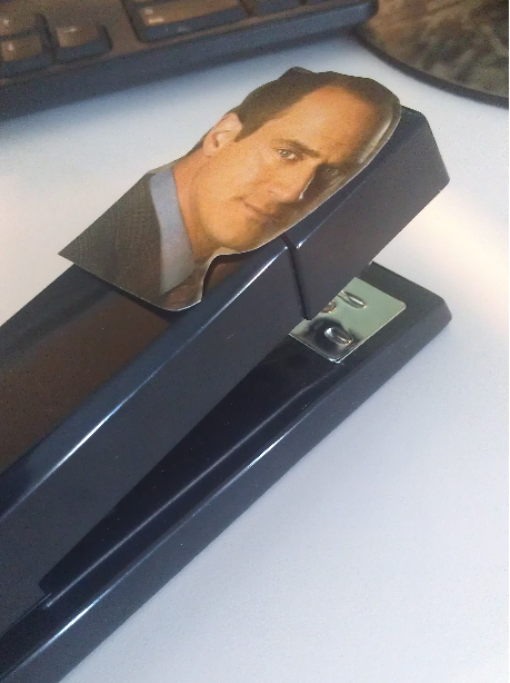 troppsicle's tweet image. Elliot Stapler

#SVU #Heinous #Stapling #HowIsItOnly3PM #Help