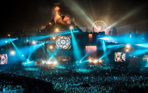 Tomorrowland365's tweet photo. Yesterday is History, Today is A Gift, TomorrowWorld is finaly here. http://t.co/U5KIHlKkuj