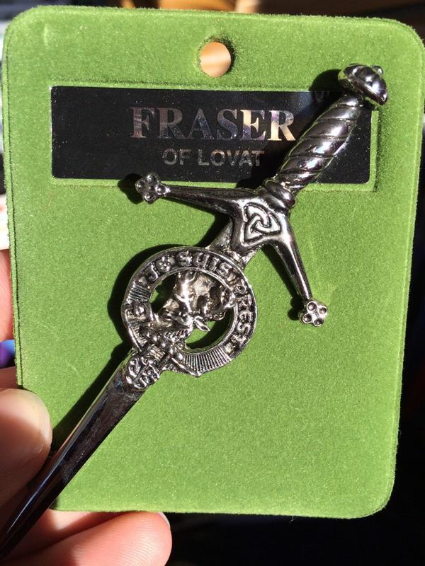 @Heughan @caitrionambalfe Found: one ridiculously awesome pin. #AskOutlander #FraserofLovat