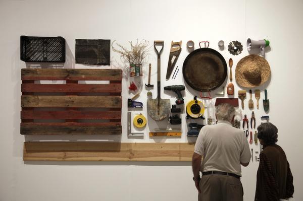 santidemolina's tweet photo. MATERIOLOGÍA en el #elPatiObert de @basurama, también son "HERRAMIENTAS DE ARQUITECTO". http://t.co/SsrBHRgeUo http://t.co/RGykTgClrp