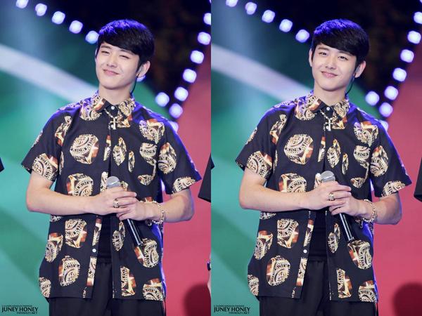 19940421net's tweet photo. 140925 청원생명축제
(#씨클라운 #강준 @REALKANGJUN )
#cclown #kangjun #cckangjun
9pics UP! 무대에서 방긋방긋 웃는 준이 보면서 즐거운 주말 되세요😁 http://t.co/L0A3dOXS8t