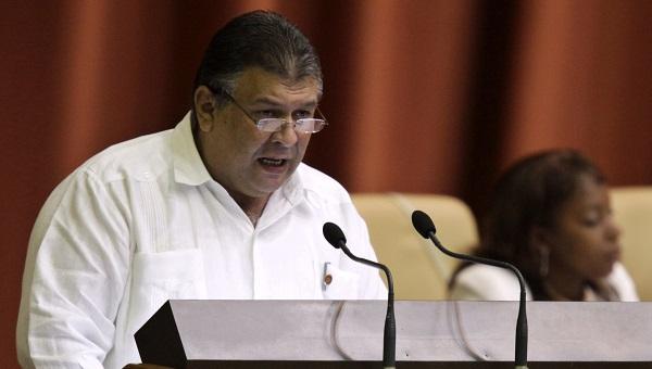 NTN24News's tweet photo. [NEWSFLASH] Cuba - Change in cabinet aims to boost weak economy http://t.co/91Pt3ciY9Q
Image: REUTERS http://t.co/mkS88VKg8m