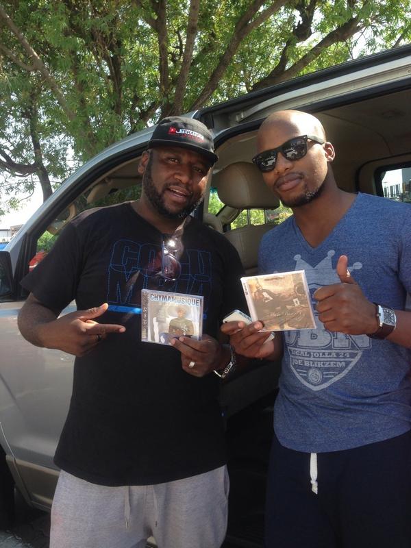 MusicBoxLounge's tweet photo. Tonight catch @Chymamusique  #Dundeevibes #GiftofSound cd's available @MusicBoxLounge #We❤️GoodMusic http://t.co/VT3b1DpoU7