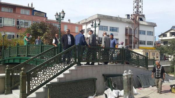 cuneytyemenici's tweet photo. Selcuklu-Osmanlı motifli köprü korkuluklarımız monte edilmeye devam ediyor. http://t.co/8bmacEFOxU