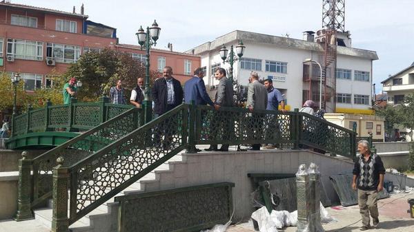 cuneytyemenici's tweet photo. Selcuklu-Osmanlı motifli köprü korkuluklarımız monte edilmeye devam ediyor. http://t.co/8bmacEFOxU