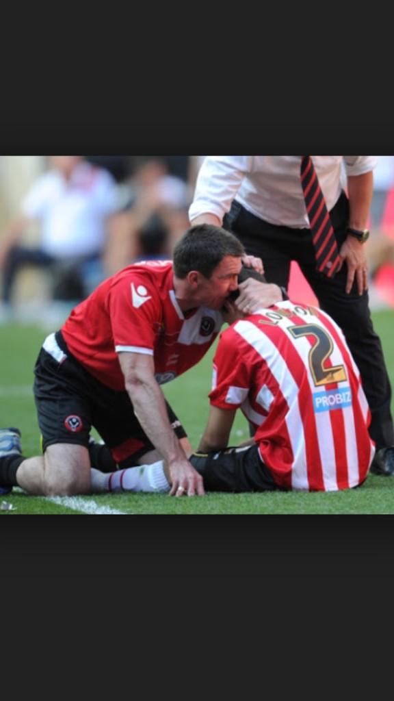 SufcReactions's tweet photo. When you and your wingman don't pull on a lads night out. #sufc #reactions #UTB http://t.co/6njwOFHYEx
