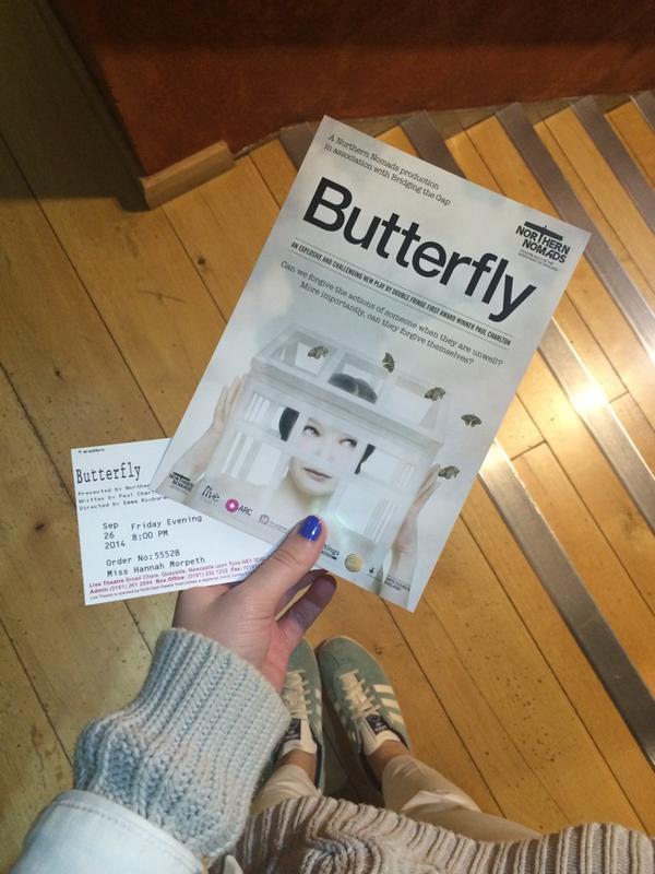 byEmilyPark's tweet photo. Third and final visit to @LiveTheatre for this week 😁 http://t.co/Z5hkcTi0W9