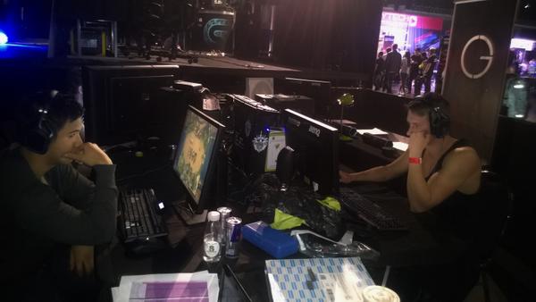 ApogNZ's tweet photo. Two Hearthstone competetors killin' it this afternoon, Paladin vs Hunter. The pressure is real! #DNZ2014 #LogitechG http://t.co/nGhBnzdYXy