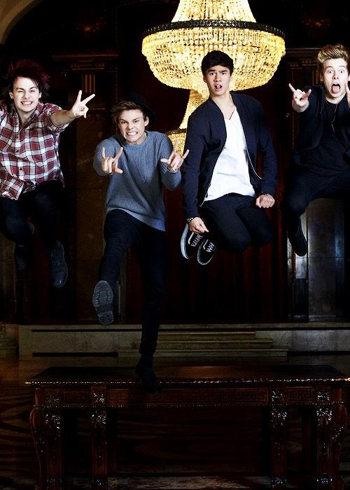Don't forget to vote for 5SOS nominated for 5 MTV EMAs! au.mtvema.com/artists/5-seco… #EMABiggestFans5SOS