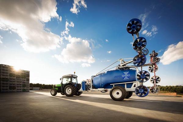 ZeferSpray's tweet photo. @FarmMech we had a great photo shoot for our ZeferSpray using your amazing machinery, keep up the great work! http://t.co/iOOn0OoCIt