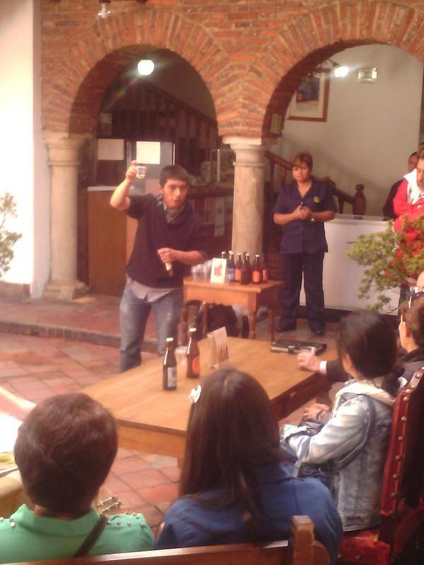 saborcandelaria's tweet photo. Sabor Candelaria con los producores locales. @BogotaBeerCo y Kanaima lácteos. http://t.co/NXTs2D4Ogv
