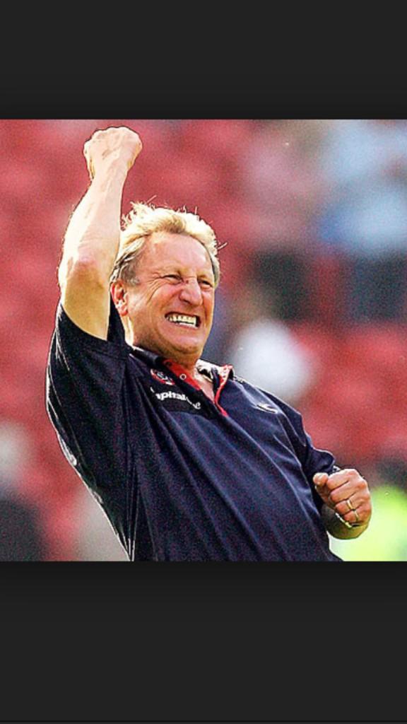SufcReactions's tweet photo. When you realise it's matchday tomorrow and your off to BDTBL to watch the mighty BLADES! #sufc #twitterblades http://t.co/UdWqlrXNMj