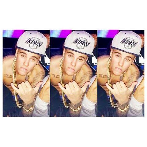 jaxonborn_'s tweet photo. girl,you're like a lollipop,let me,let me lick 'u up. http://t.co/jY7A5gZNw5