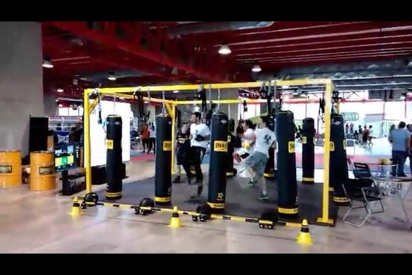 BrooklynFitbox's tweet photo. ¿Conoces ya el #fitboxing? Ven a conocerlo al #arnoldmadrid! Instantánea del día de hoy! Y MAÑANA MÁS! #arnold2014 http://t.co/P8TSNJVZgv