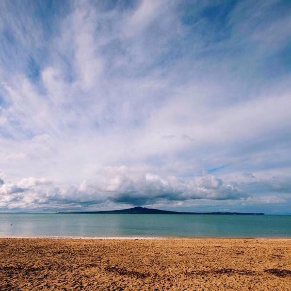 LocalAuckland's tweet photo. Love this pic! #Rangitoto #AklPhoto (via @Missionbayprom) http://t.co/UeEnBNH4i1