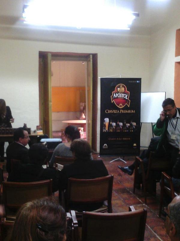 saborcandelaria's tweet photo. En cata de cerveza @Cerveza_Apostol en el museo @museomusa http://t.co/zfZrbUU6SU