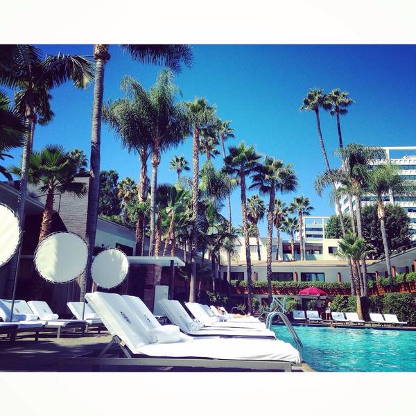 DjKronic's tweet photo. 🌴☀🌴 Nice place to wake up to. #LA #rooseveltpool #kronicontour http://t.co/dBtfzpky0l