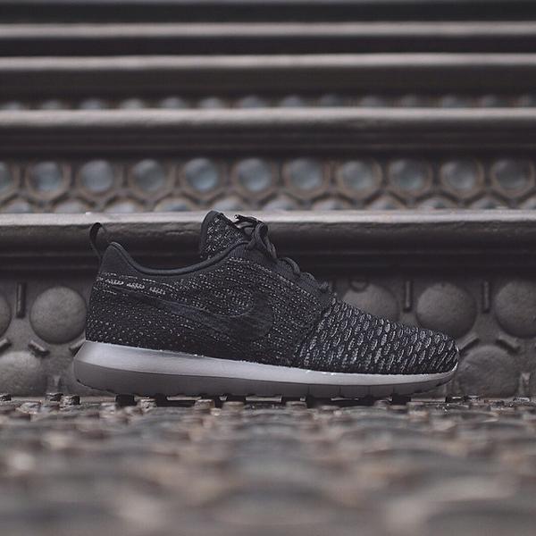 nike roshe run flyknit midnight fog