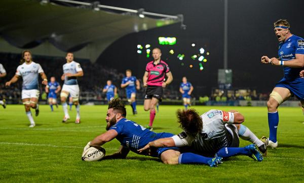 leinsterrugby's tweet photo. MATCH SHOT: @magicmick14 dives over for his first Leinster try! @ClontarfRugby #LeinsterRugby http://t.co/m3EE0EovR8