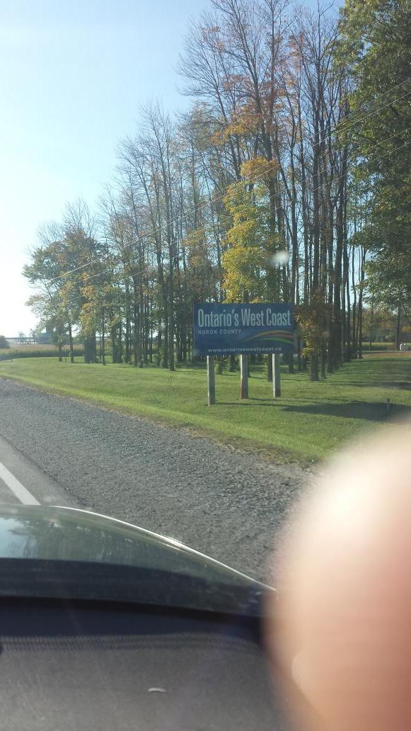 thebuck9's tweet photo. Three smells that remind me of home:
1. Cow shit 
2. Pig shit 
3. Doobies http://t.co/RPMX1yAm4B