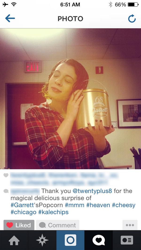 gracedidit's tweet photo. @GarrettPopcorn My #NewZealand daughter surprises her Boston BFF w/ #GarrettPopcorn #Garrett65th Best bday gift EVER. http://t.co/q6qUjaSy2V