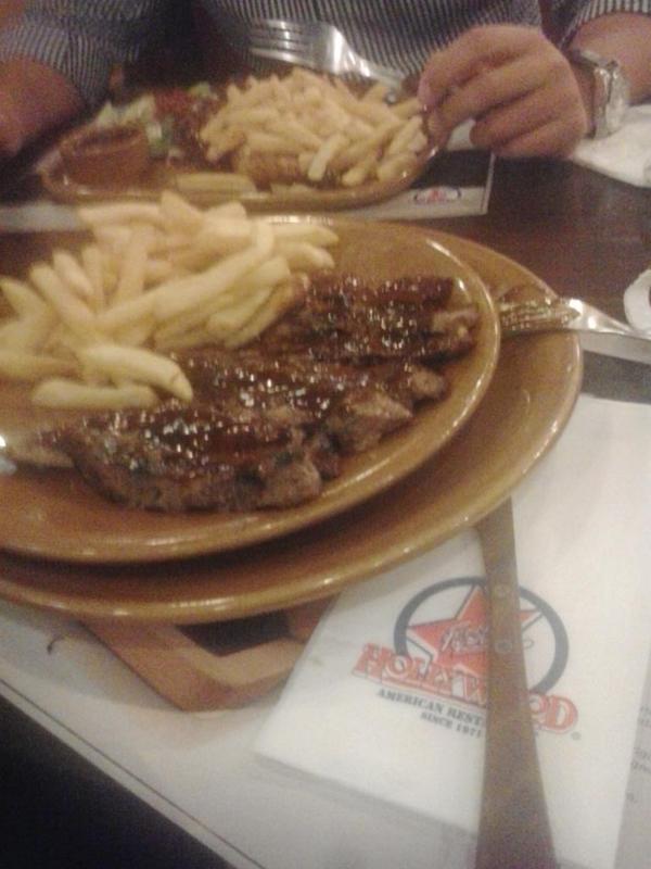 Pues a por un foster's antes de entrar a currar con <a href="/pedrico2506/">Pedro Julián López</a>