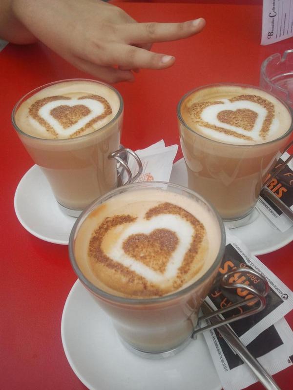 auroracordaba16's tweet photo. Tardesillaa con mi @mclc8 y @luu_aguilera99 http://t.co/Evdwb5O8O7