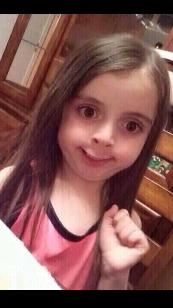 townietabloid's tweet photo. when you have c lunch and the kid in front of you in line reaches for the last cookie http://t.co/pypBoccD9C