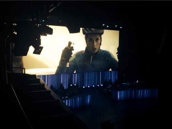 KSverre's tweet photo. Live i operaen med filmen vår for Sparebankforeningen i dages festforestilling. For et show #gyro #hyperoslo http://t.co/2sgdbStnkk