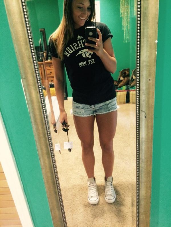 madisanders_20's tweet photo. #mirrorselfie #FridayNightLightsReady ππ http://t.co/JQVY89jmno