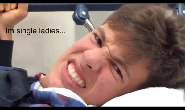 ann_TMSPAIN's tweet photo. HAHAHAHA your faace!
@camerondallas
U are the boss gay
#CamBoss http://t.co/72pNQrOAUS